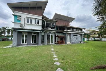  Corner Lot Double Storey Bungalow FORTE @ Jalan Titan Bukit Jelutong Shah Alam