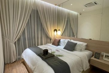 Serviced Apartment in Bandar Seri Permaisuri Quartz Queens Residenz For Sale