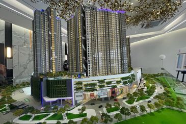 Serviced Apartment in Bandar Seri Permaisuri Quartz Queens Residenz For Sale