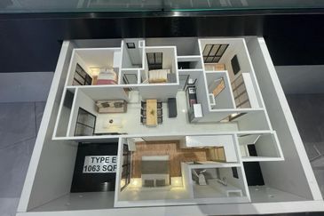 Serviced Apartment in Bandar Seri Permaisuri Quartz Queens Residenz For Sale