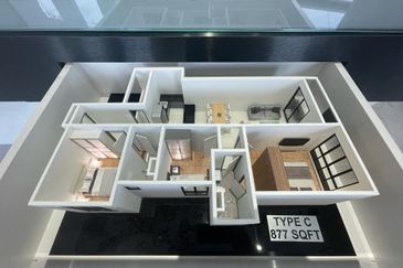 Serviced Apartment in Bandar Seri Permaisuri Quartz Queens Residenz For Sale