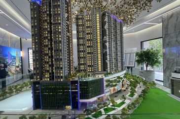 Serviced Apartment in Bandar Seri Permaisuri Quartz Queens Residenz For Sale