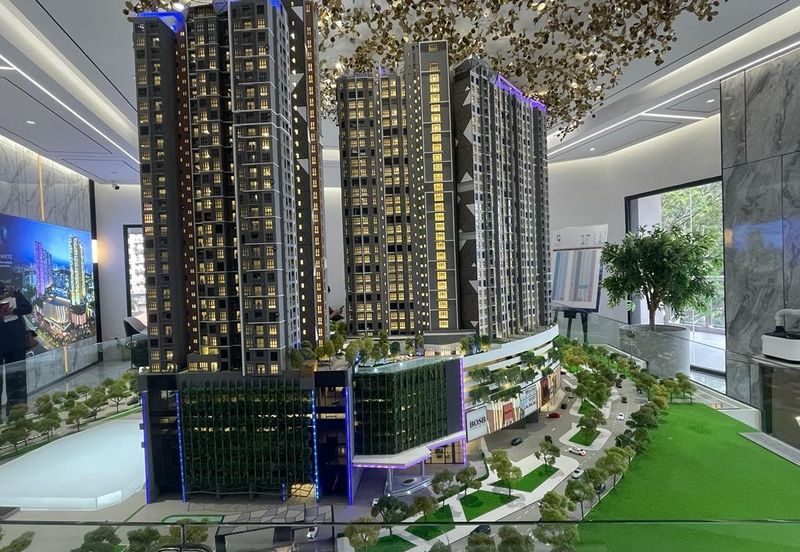 Serviced Apartment in Bandar Seri Permaisuri Quartz Queens Residenz For Sale