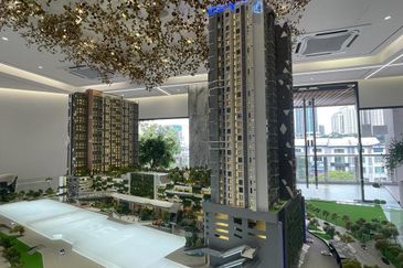 Serviced Apartment in Bandar Seri Permaisuri Quartz Queens Residenz For Sale