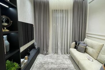 Serviced Apartment in Bandar Seri Permaisuri Quartz Queens Residenz For Sale