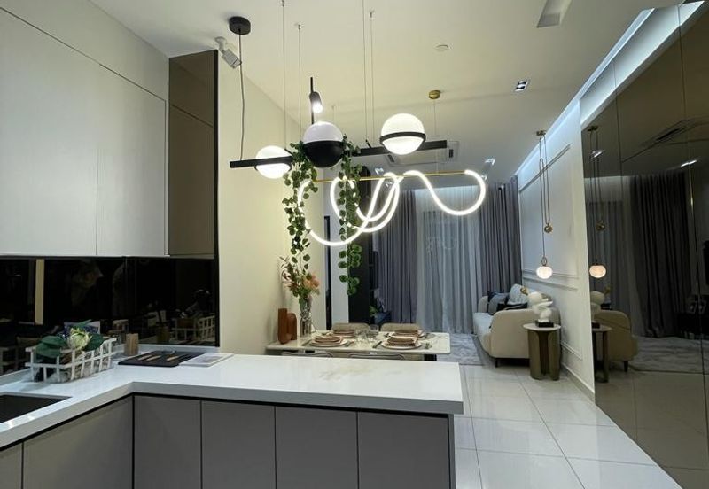 Serviced Apartment in Bandar Seri Permaisuri Quartz Queens Residenz For Sale