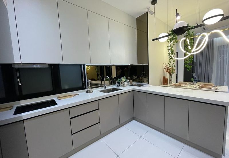 Serviced Apartment in Bandar Seri Permaisuri Quartz Queens Residenz For Sale