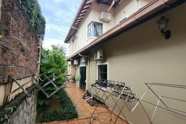 For Sale - Bungalow Double Storey Corner Jalan Bidai, Bukit Jelutong