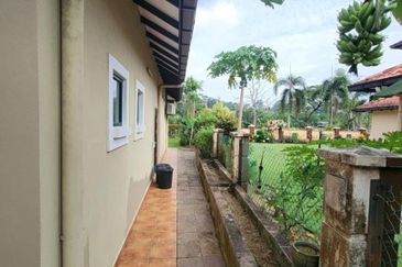For Sale - Bungalow Double Storey Corner Jalan Bidai, Bukit Jelutong