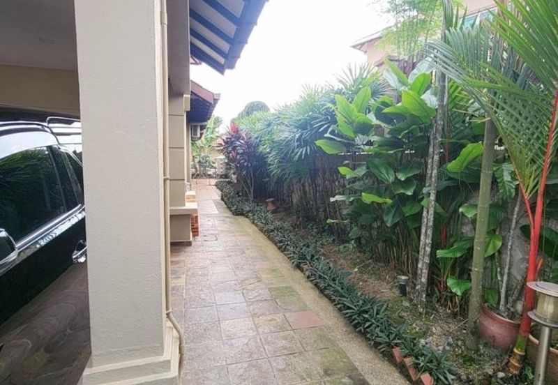 For Sale - Bungalow Double Storey Corner Jalan Bidai, Bukit Jelutong