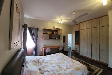 Bungalow Double Storey Corner Jalan Bidai Bukit Jelutong For Sale 