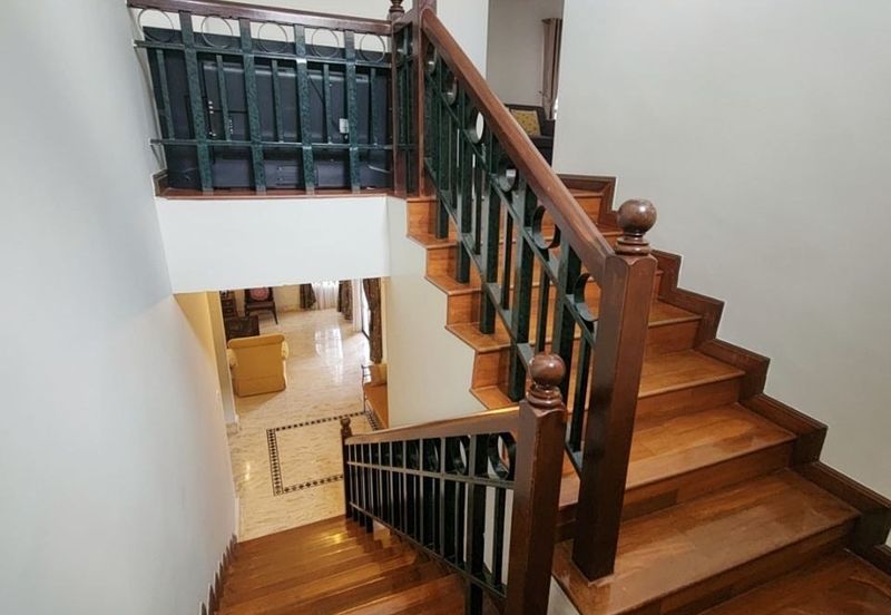 Bungalow Double Storey Corner Jalan Bidai Bukit Jelutong For Sale 