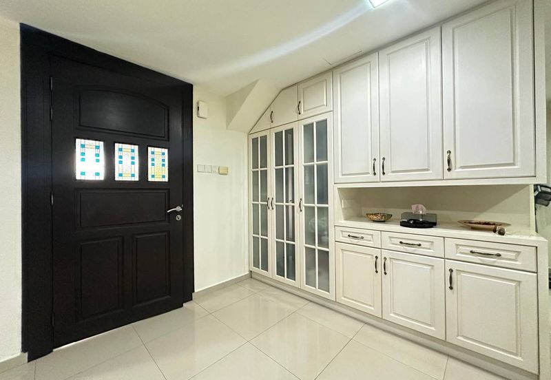 Bukit Jelutong Selangor Double Storey Courtyard For Sale