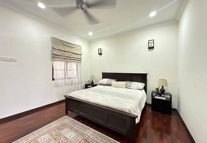 Bukit Jelutong Selangor Double Storey Courtyard For Sale