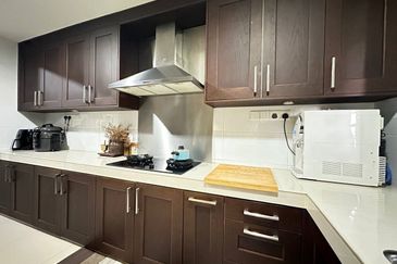 Bukit Jelutong Selangor Double Storey Courtyard For Sale