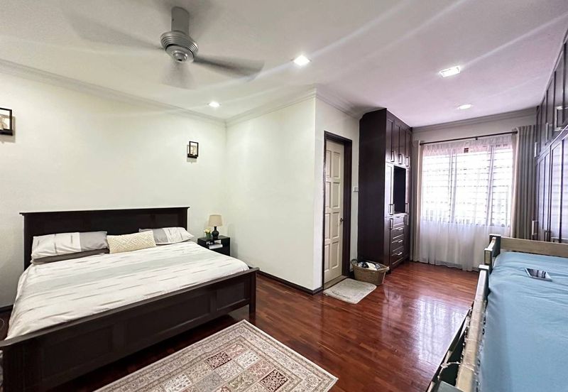 Bukit Jelutong Selangor Double Storey Courtyard For Sale