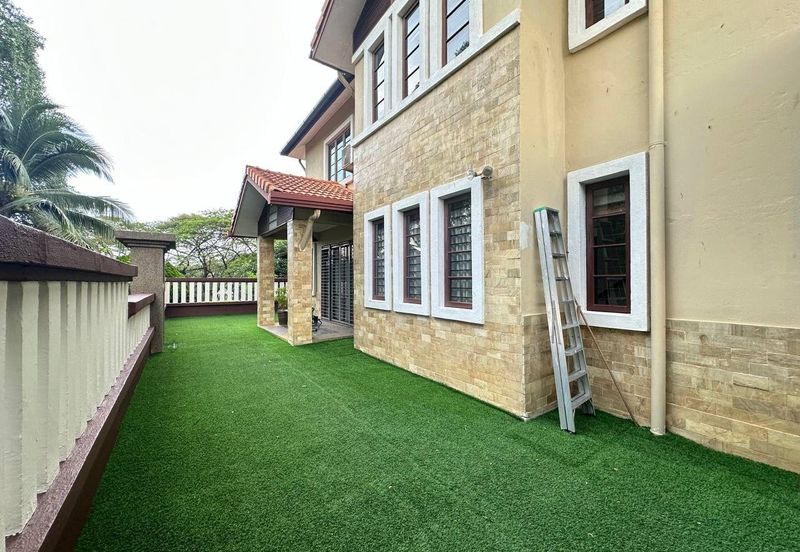 Bukit Jelutong Selangor Double Storey Courtyard For Sale