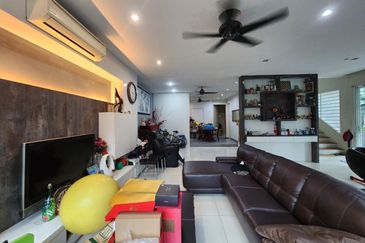 USJ Height Subang Jaya 2.5 Storey Zero Lot Bungalow For Sale