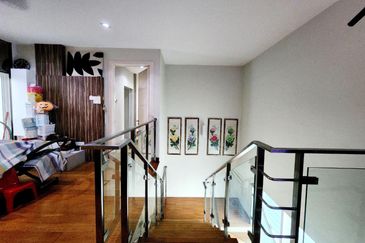 USJ Height Subang Jaya 2.5 Storey Zero Lot Bungalow For Sale