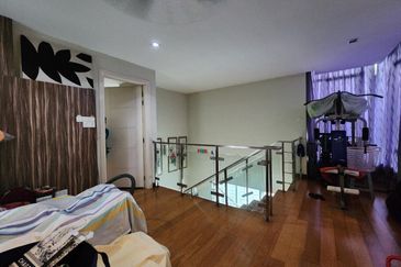 USJ Height Subang Jaya 2.5 Storey Zero Lot Bungalow For Sale