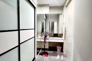 USJ Height Subang Jaya 2.5 Storey Zero Lot Bungalow For Sale