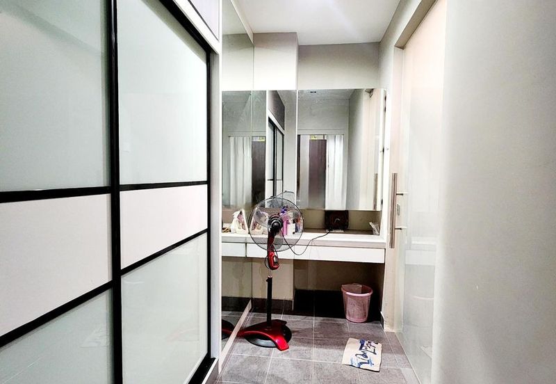 USJ Height Subang Jaya 2.5 Storey Zero Lot Bungalow For Sale