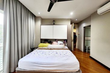 USJ Height Subang Jaya 2.5 Storey Zero Lot Bungalow For Sale