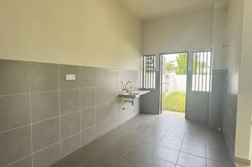 Summer Breeze @ Setia EcoHill 2