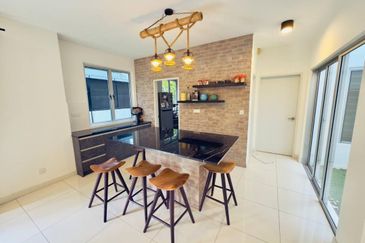 Parkfield Residences, Tropicana Heights