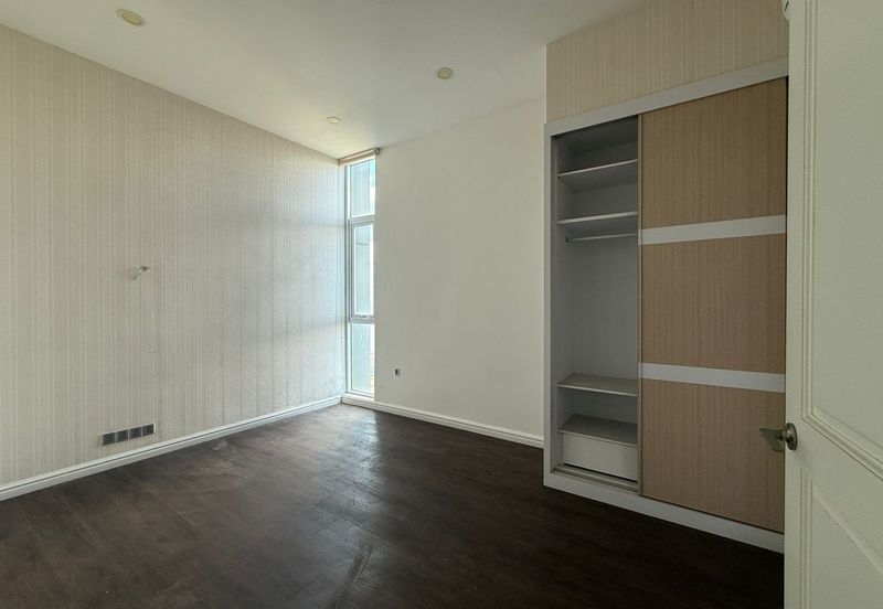 Paragon Suites @ CIQ