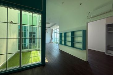 Paragon Suites @ CIQ