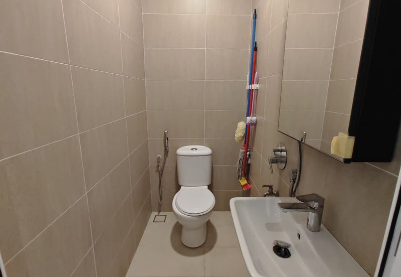 Maple Red, Adda Heights