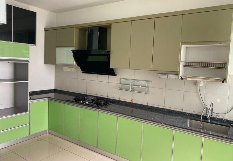 Maple Red, Adda Heights