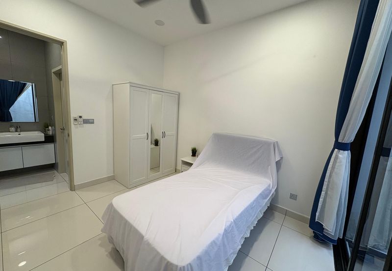 The Canal Garden South, Horizon Hills