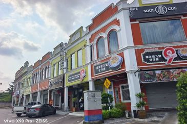 Jalan Austin Heights