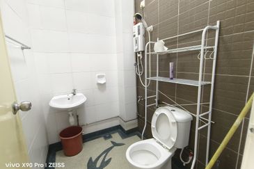 Jalan Setia Tropika 11