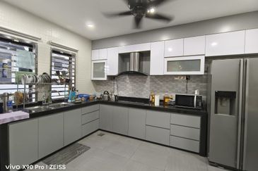 Jalan Setia Tropika 11