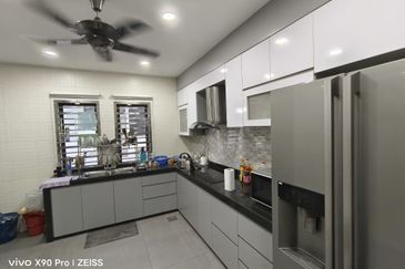 Jalan Setia Tropika 11