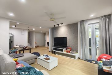 Jalan Setia Tropika 11