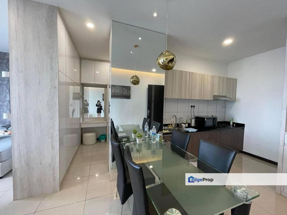 Molek Regency, Johor, Johor Bahru