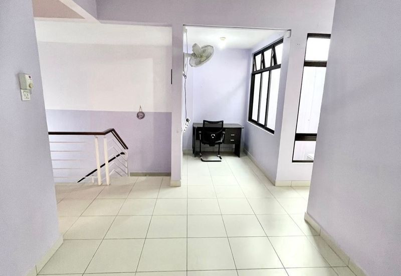 Maple Red, Adda Heights