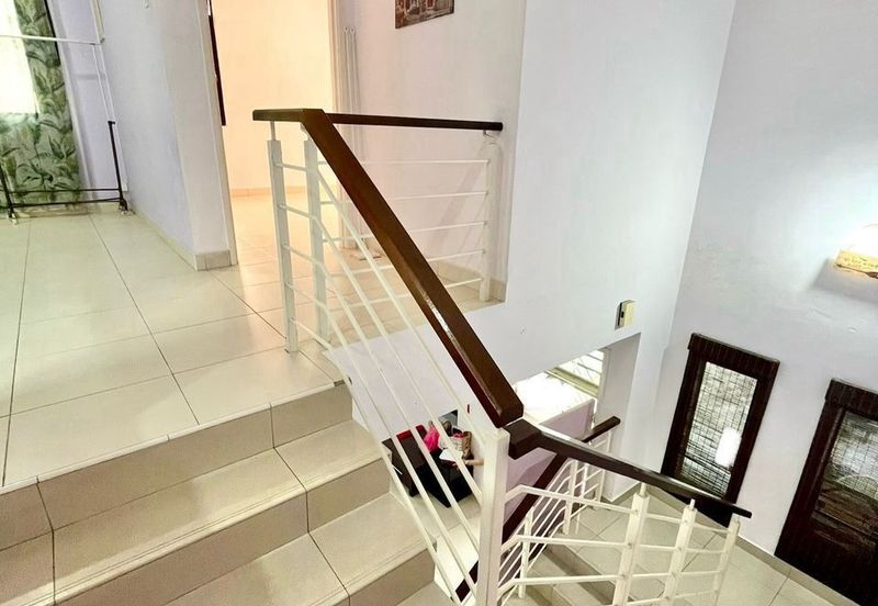 Maple Red, Adda Heights