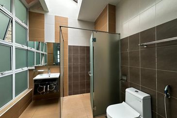 East bay Luxury Apartment