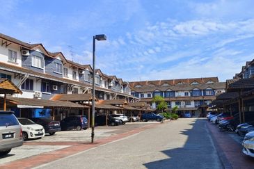 Taman Tampoi Indah II, Villa Ros