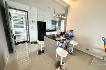 Meridin Bayvue Apartment