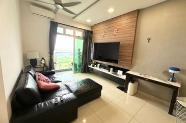 Meridin Bayvue Apartment