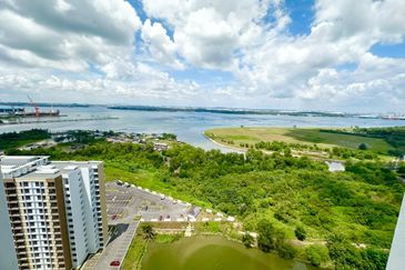 Meridin Bayvue Apartment