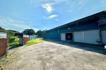 Batu 26 Jalan prisma 3 kelapa sawit kulai 