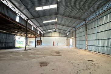 Batu 26 Jalan prisma 3 kelapa sawit kulai 