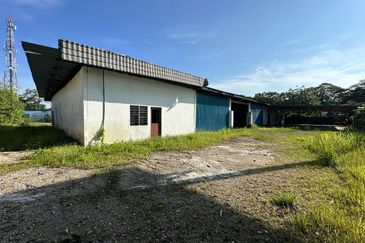 Batu 26 Jalan prisma 3 kelapa sawit kulai 